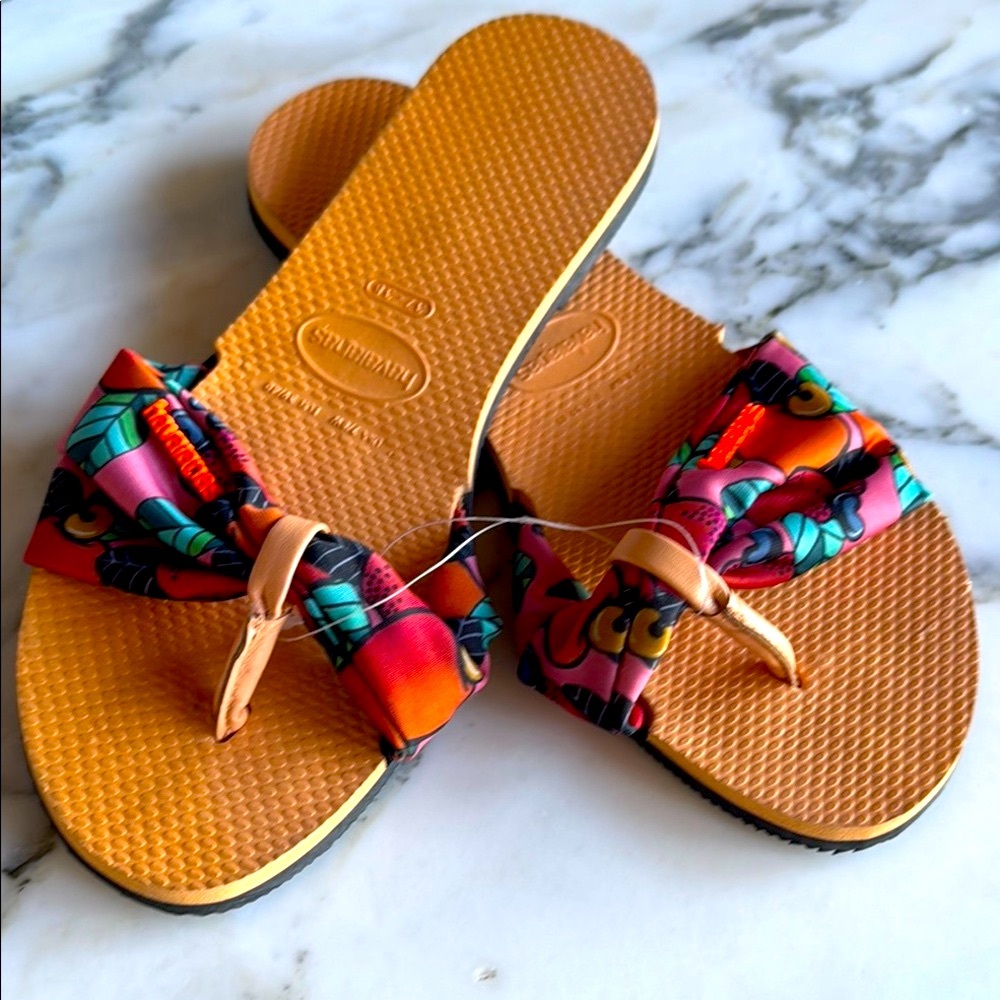 Havaianas St. Tropez Red & Orange Floral Flip Flops size 37/38 NWOT